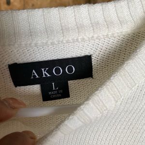 Akoo fox sweater